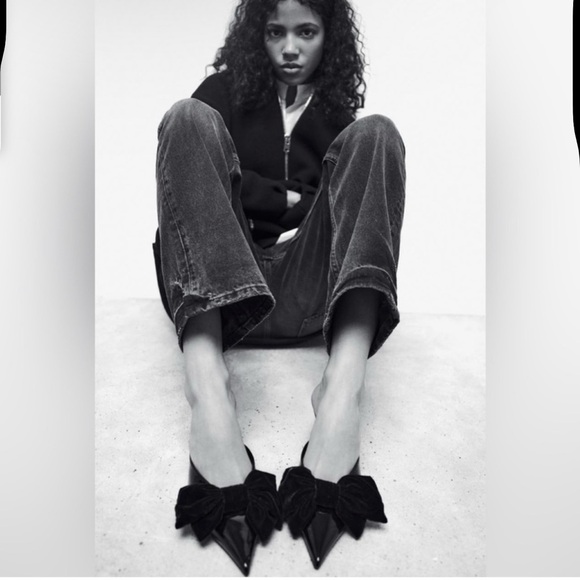 Zara Black Mules with Bow Detail - Picture 2 of 11